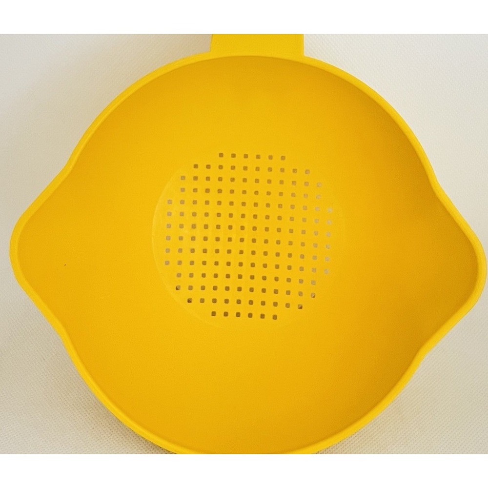 Vintage TUPPERWARE Yellow Colander Strainer #1200-3 One Quart EUC - Picture 2 of 9